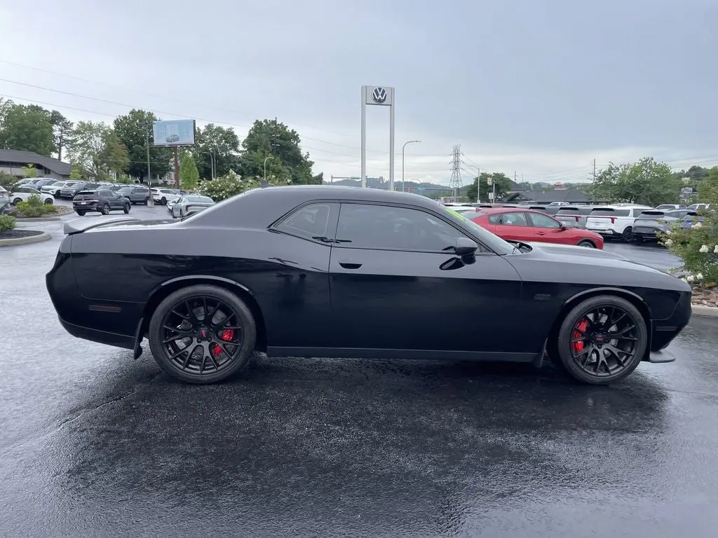2016 Dodge Challenger SRT 392 photo 4
