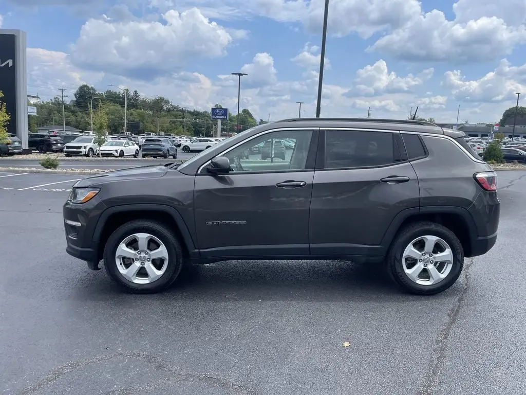 2018 Jeep Compass Latitude 4WD photo 3