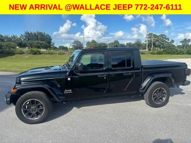 2023 Jeep Gladiator Overland's photo