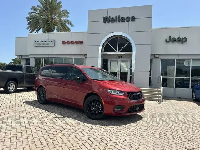 2026 Chrysler Pacifica Select photo 1