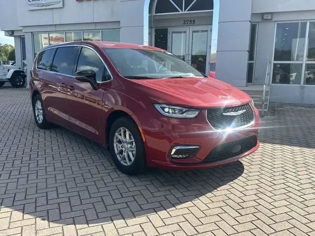 2026 Chrysler Pacifica Select photo 4