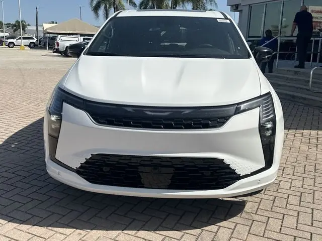 2027 Chrysler Pacifica Limited photo 4