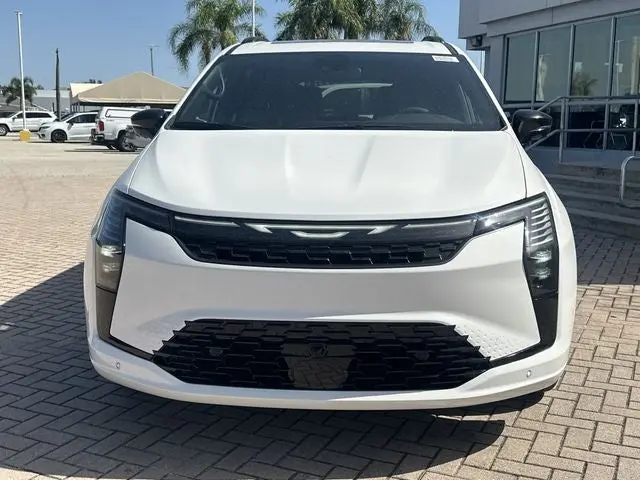 2027 Chrysler Pacifica Limited photo 4