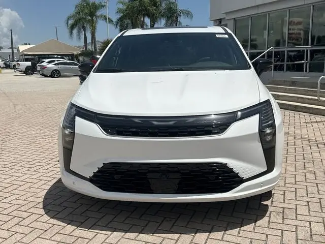 2027 Chrysler Pacifica Limited photo 4