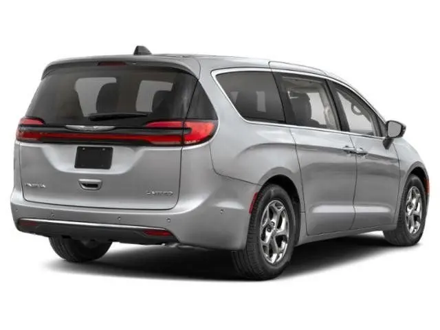 2026 Chrysler Pacifica Pinnacle photo 5
