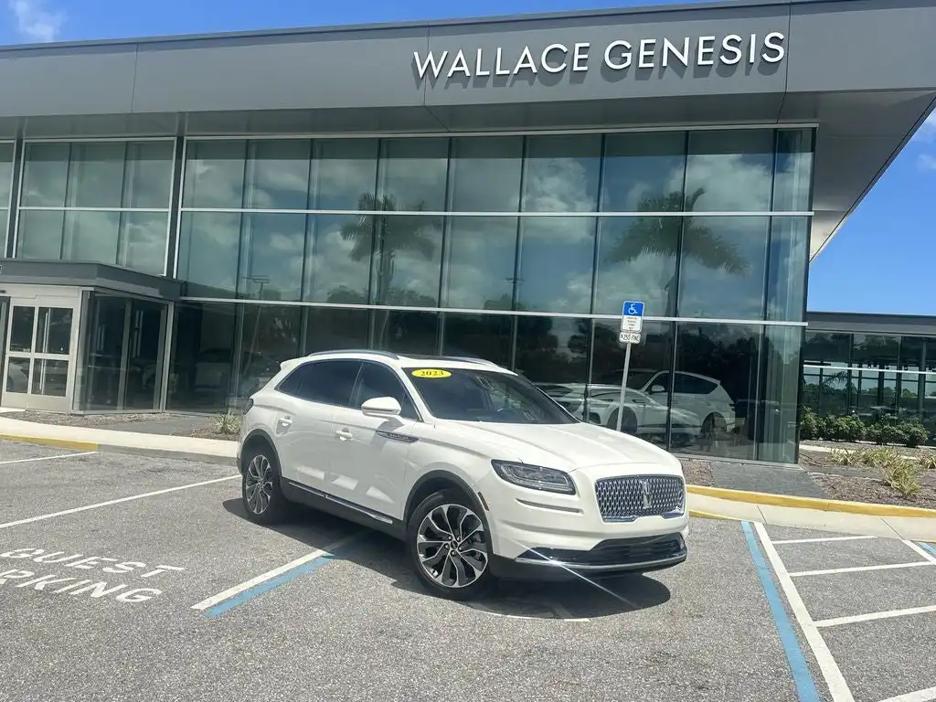 2023 Lincoln Nautilus Reserve FWD's photo
