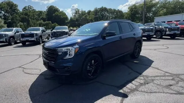 2023 GMC Terrain SLT AWD photo 4