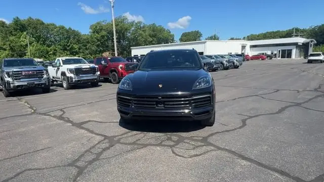 2020 Porsche Cayenne S photo 3