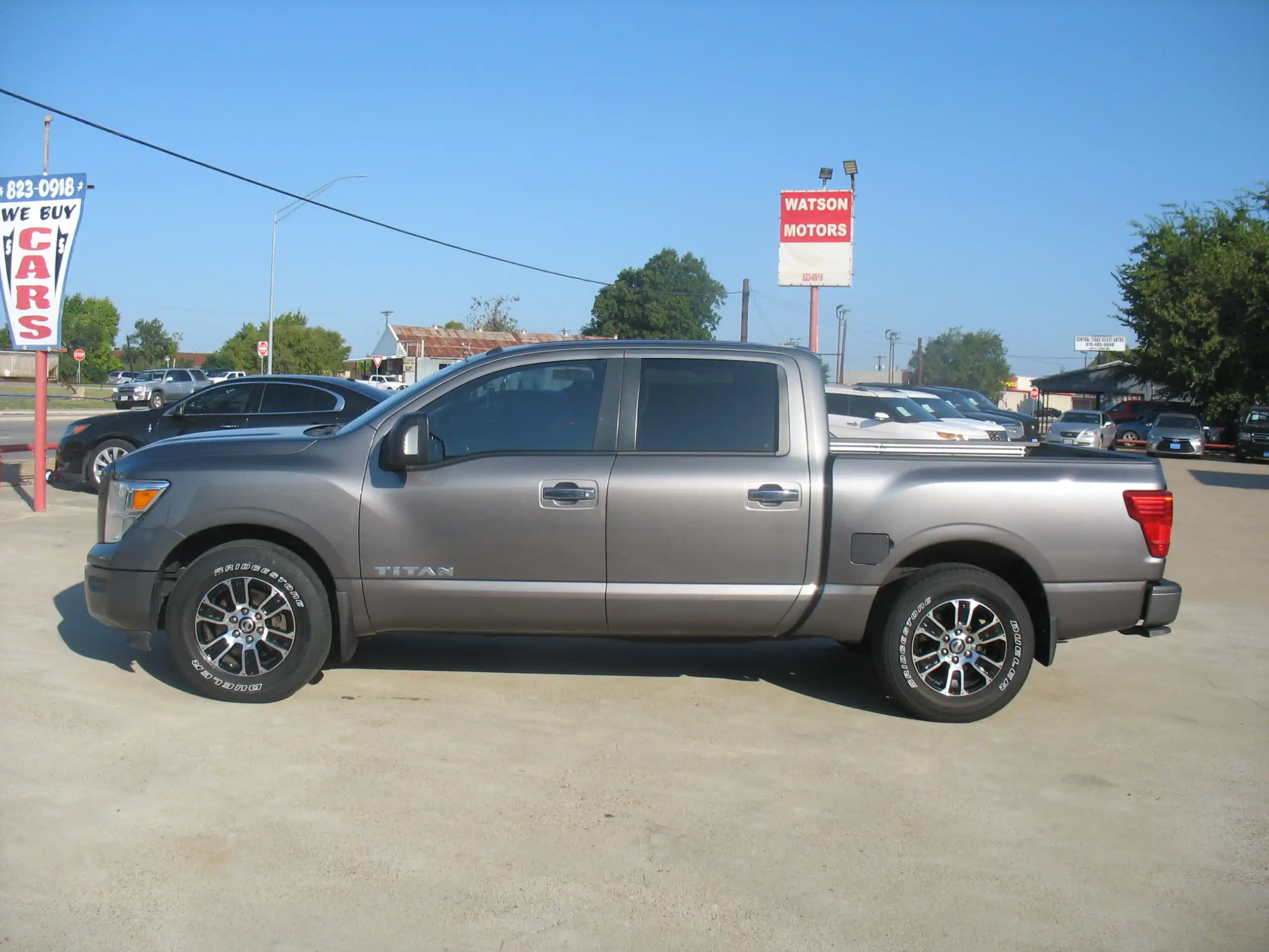 2020 Nissan Titan SV 4X2 Crew Cab's photo