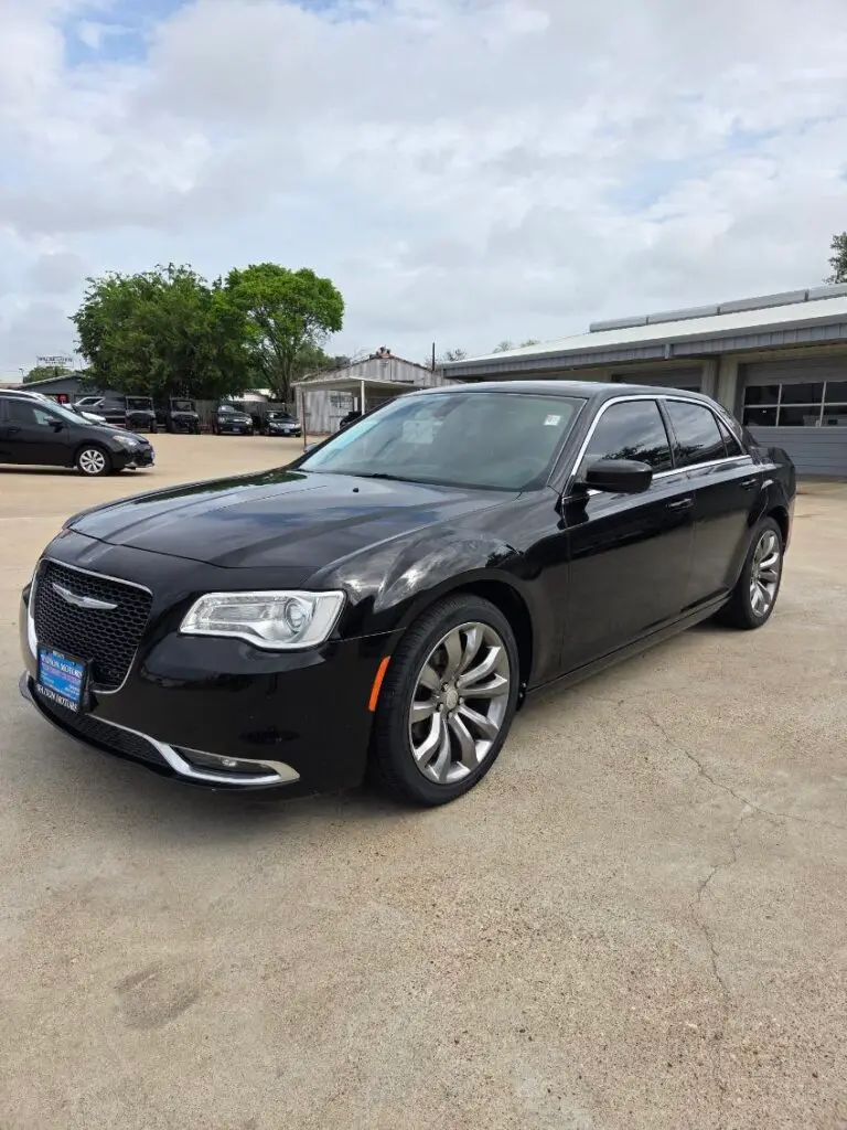 2017 Chrysler 300 Limited photo 4