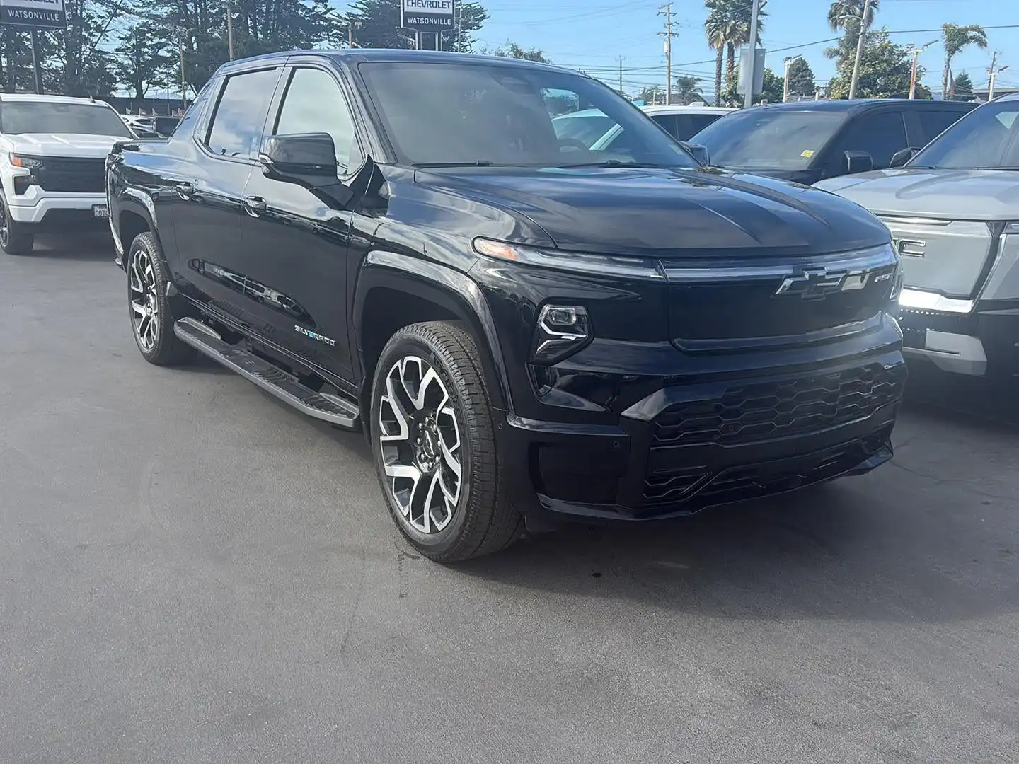 2024 Chevrolet Silverado EV RST's photo