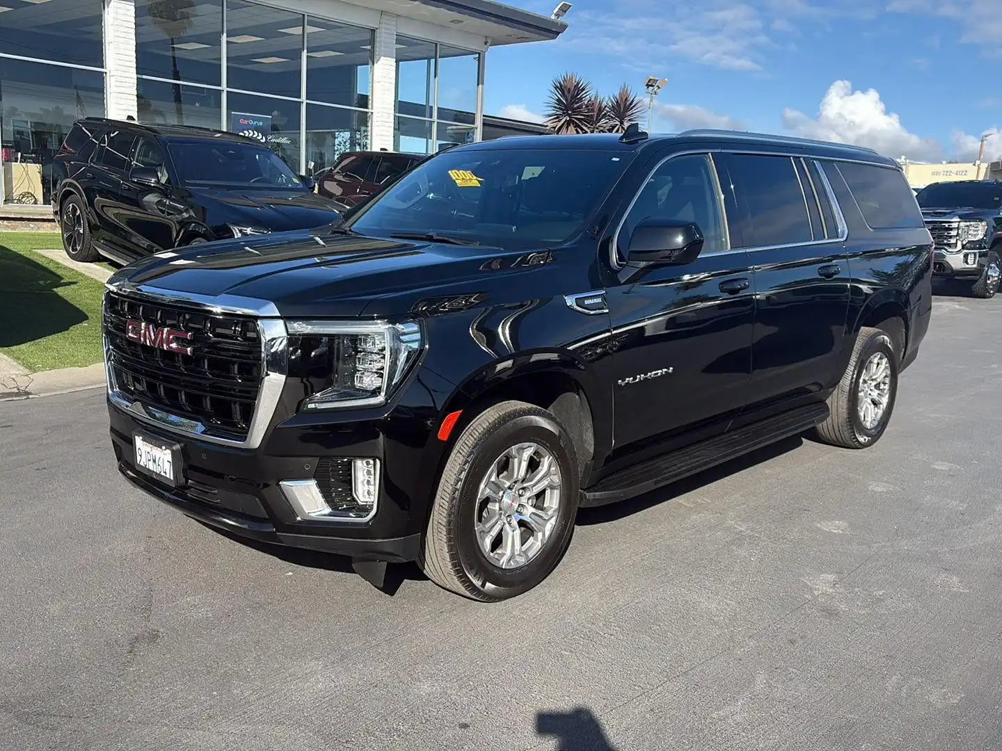 2023 GMC Yukon 4WD SLE's photo