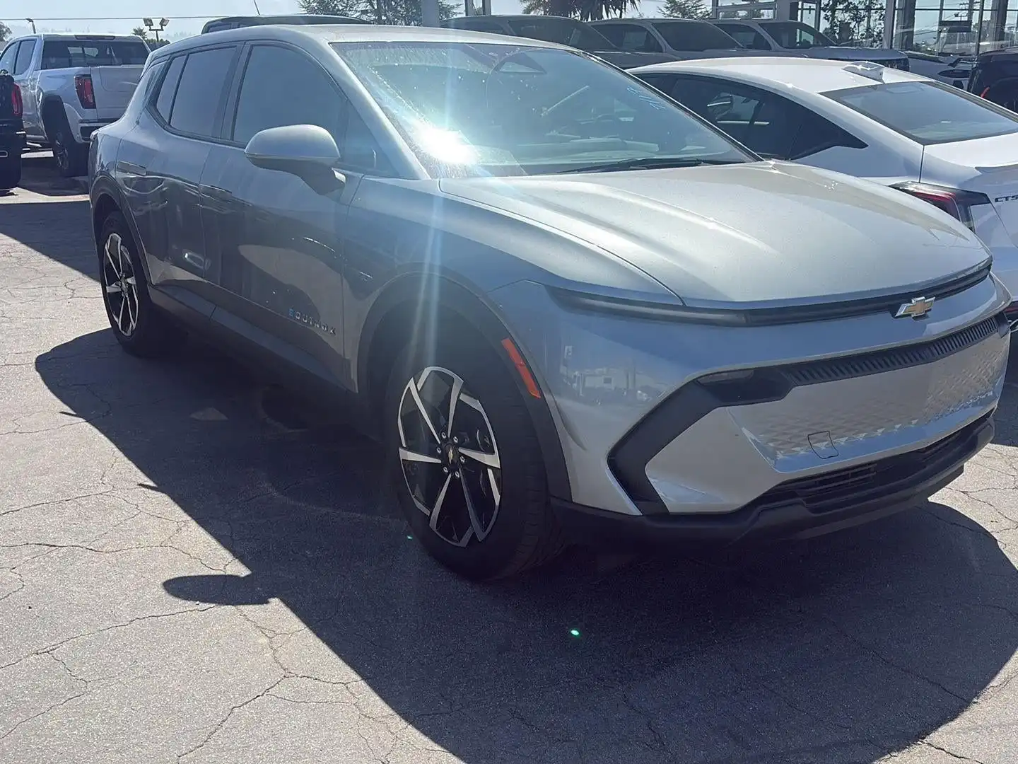 2025 Chevrolet Equinox EV 2LT FWD's photo