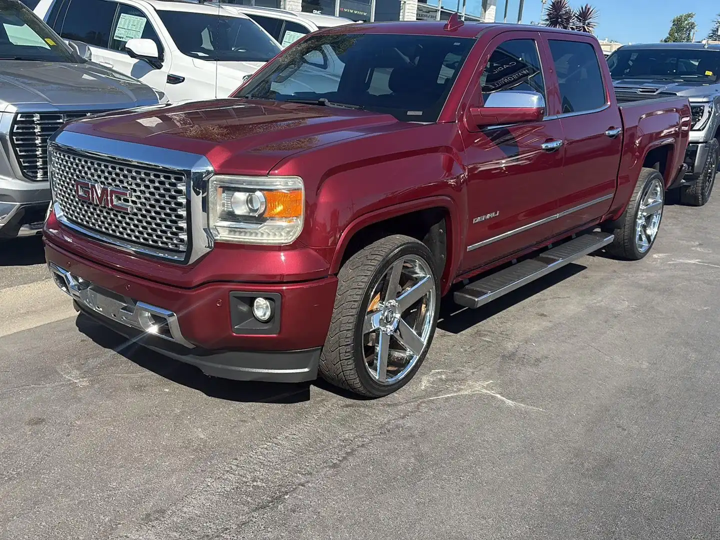 2015 GMC Sierra 4WD Crew Cab Short Box's photo