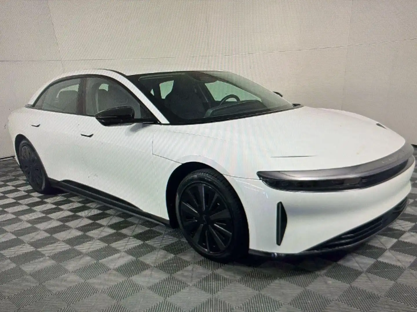 2025 Lucid Air Touring's photo