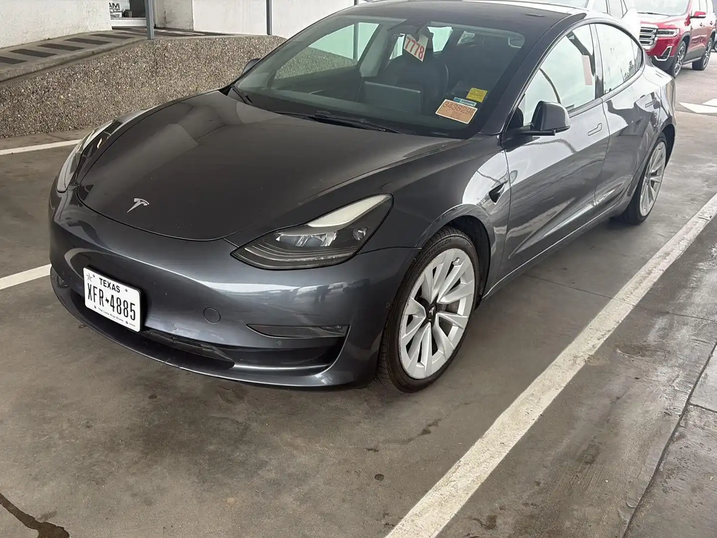 2022 Tesla Model 3 Standard Range Plus's photo