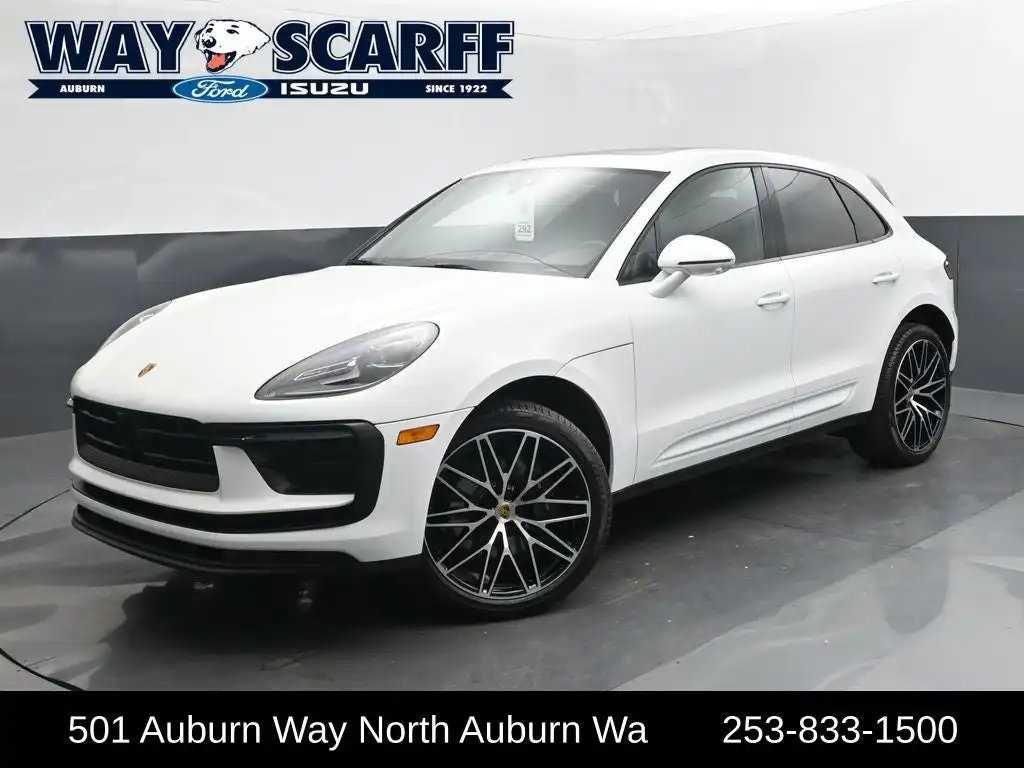 2025 Porsche Macan Base's photo