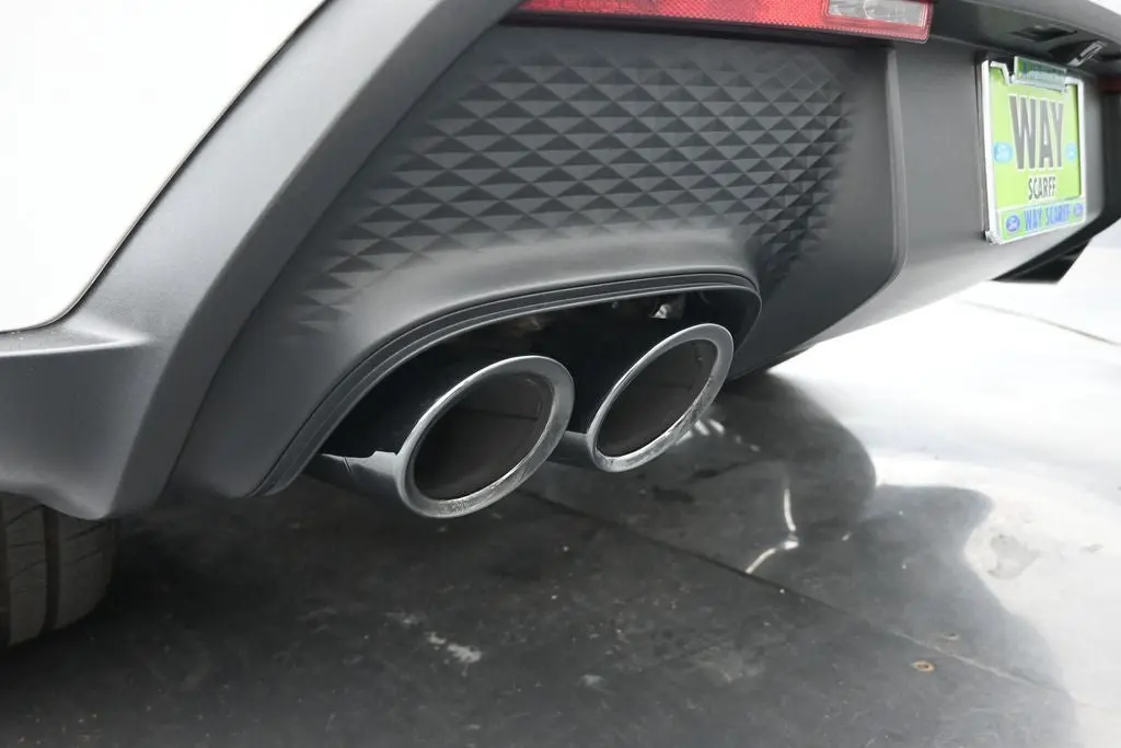 2025 Porsche Macan Base photo 3