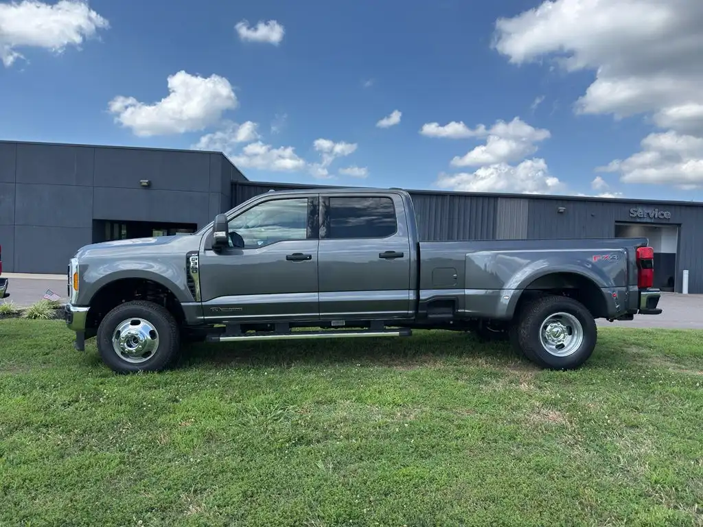 2026 Ford F-350 XLT 4x4 Crew Cab 8' Box DRW's photo