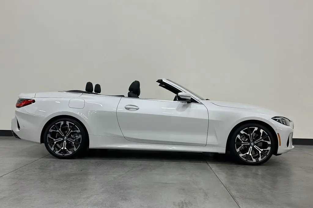 2025 BMW 4 Series 430i Convertible photo 3