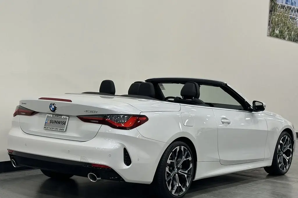 2025 BMW 4 Series 430i Convertible photo 4