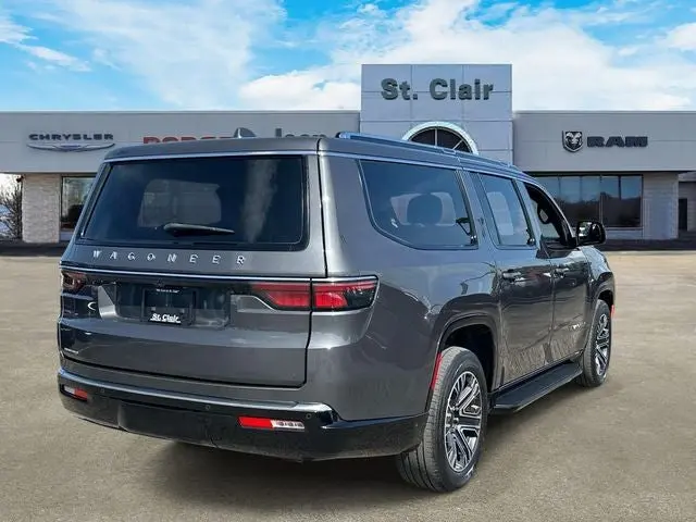 2023 Jeep Wagoneer L Series I 4WD photo 3