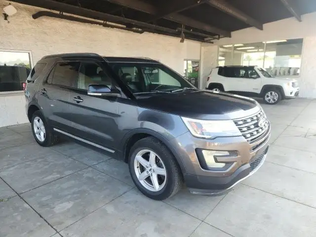 2017 Ford Explorer XLT 4WD's photo