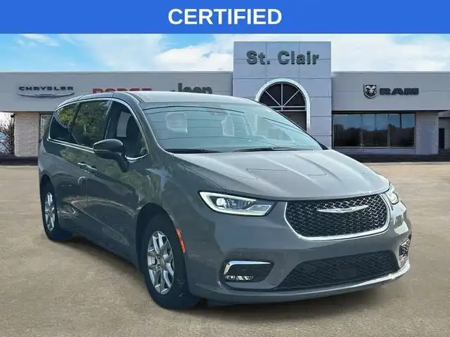 2025 Chrysler Pacifica Select's photo