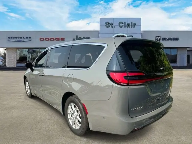 2025 Chrysler Pacifica Select photo 5