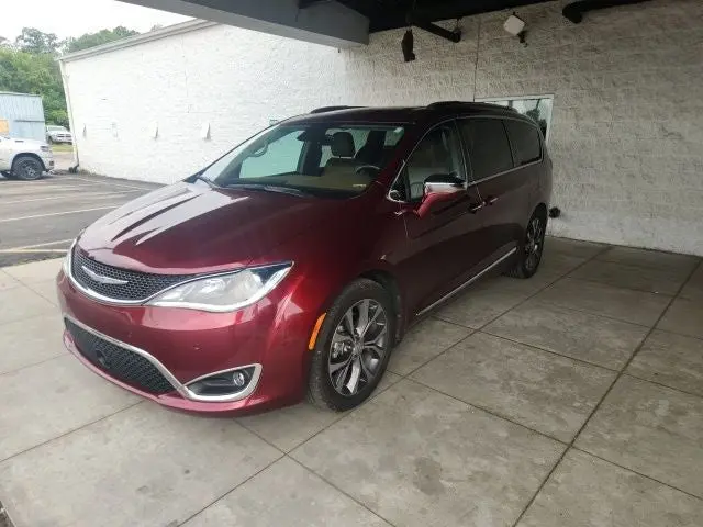 2017 Chrysler Pacifica Limited photo 5