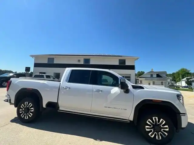 2024 GMC Sierra 4WD Crew Cab Standard Box Denali Ultimat's photo