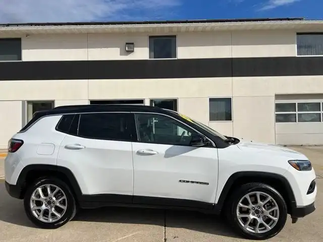 2025 Jeep Compass Limited 4X4's photo