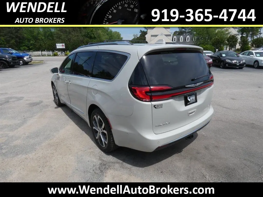 2021 Chrysler Pacifica Pinnacle photo 5