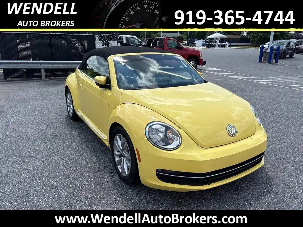 2013 Volkswagen Beetle 2.0L Convertible. TDI DSG's photo