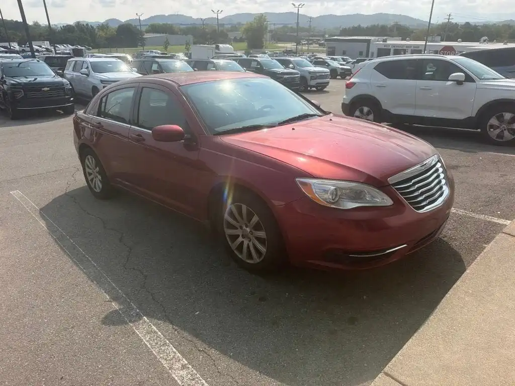 2014 Chrysler 200 Touring's photo