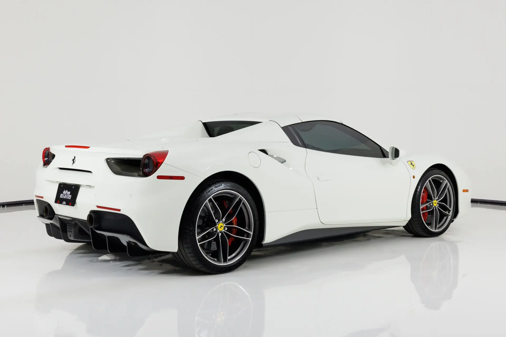 2017 Ferrari 488 Base photo 4