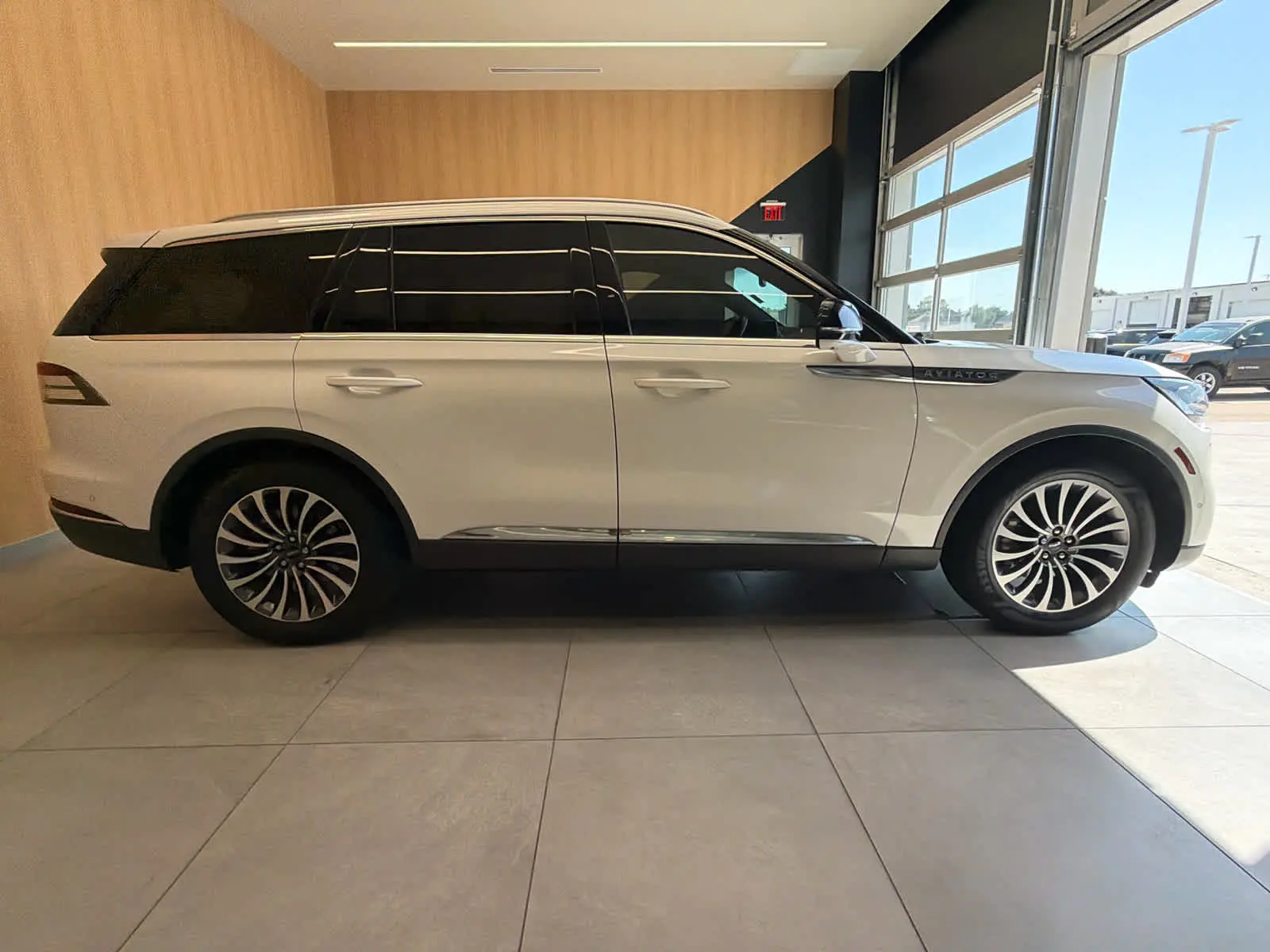 2022 Lincoln Aviator Reserve RWD photo 5
