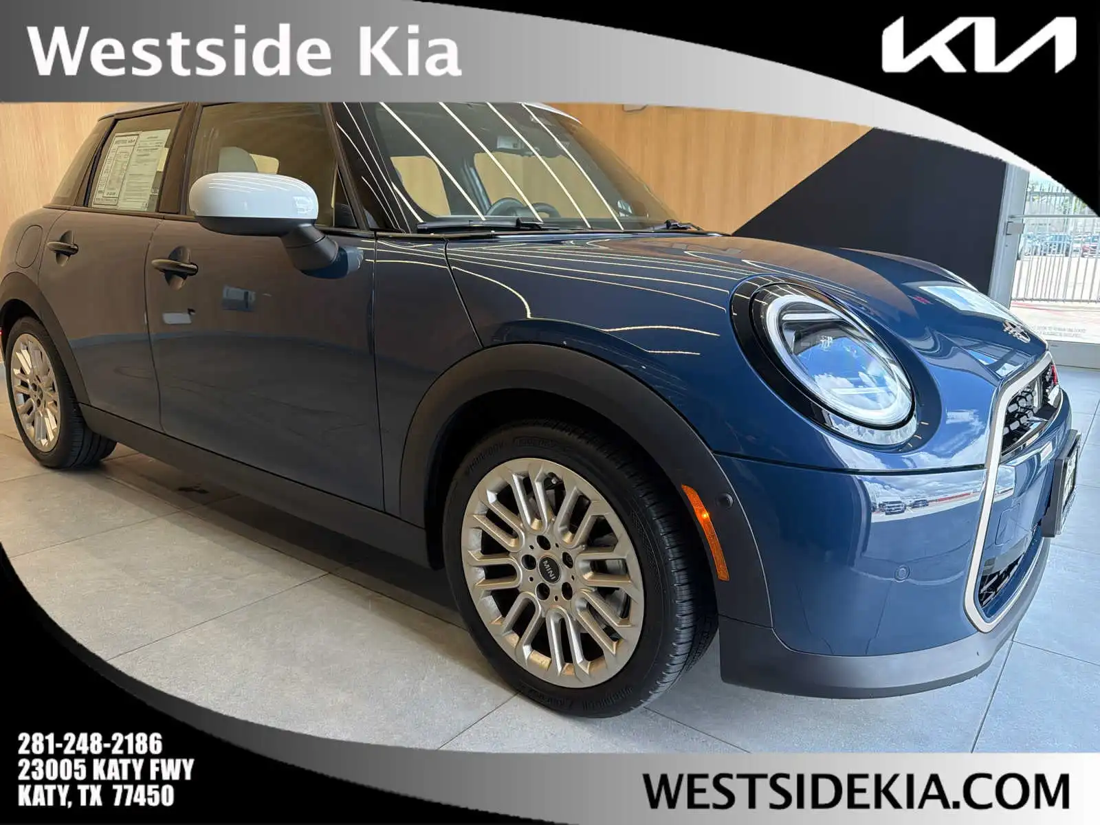 2025 MINI Hardtop Cooper S Signature's photo