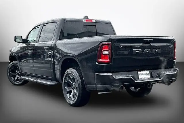 2026 RAM 1500 Express 4WD Crew Cab 5'7 photo 3