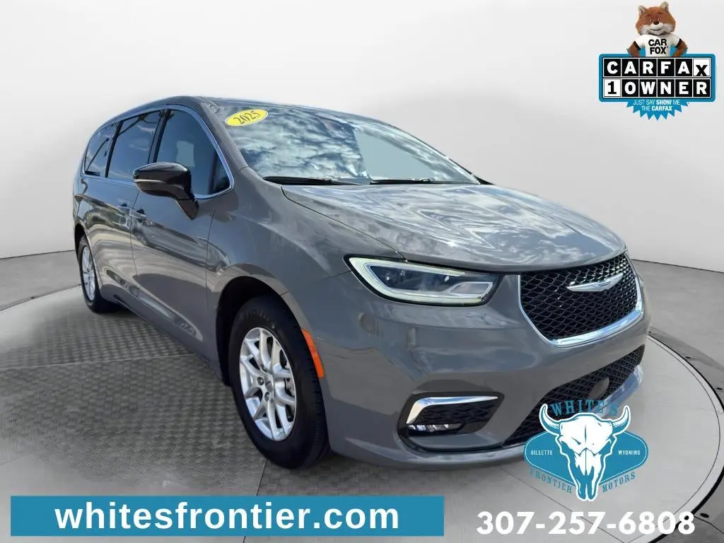 2025 Chrysler Pacifica Select photo 3