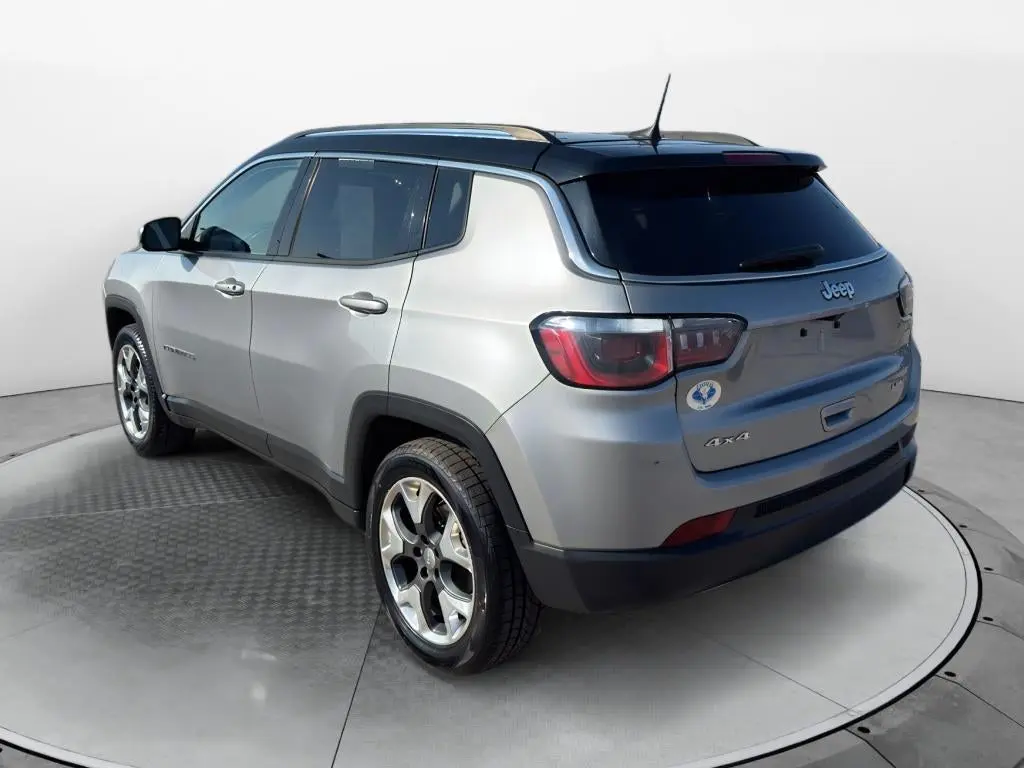 2017 Jeep Compass Limited 4WD photo 3