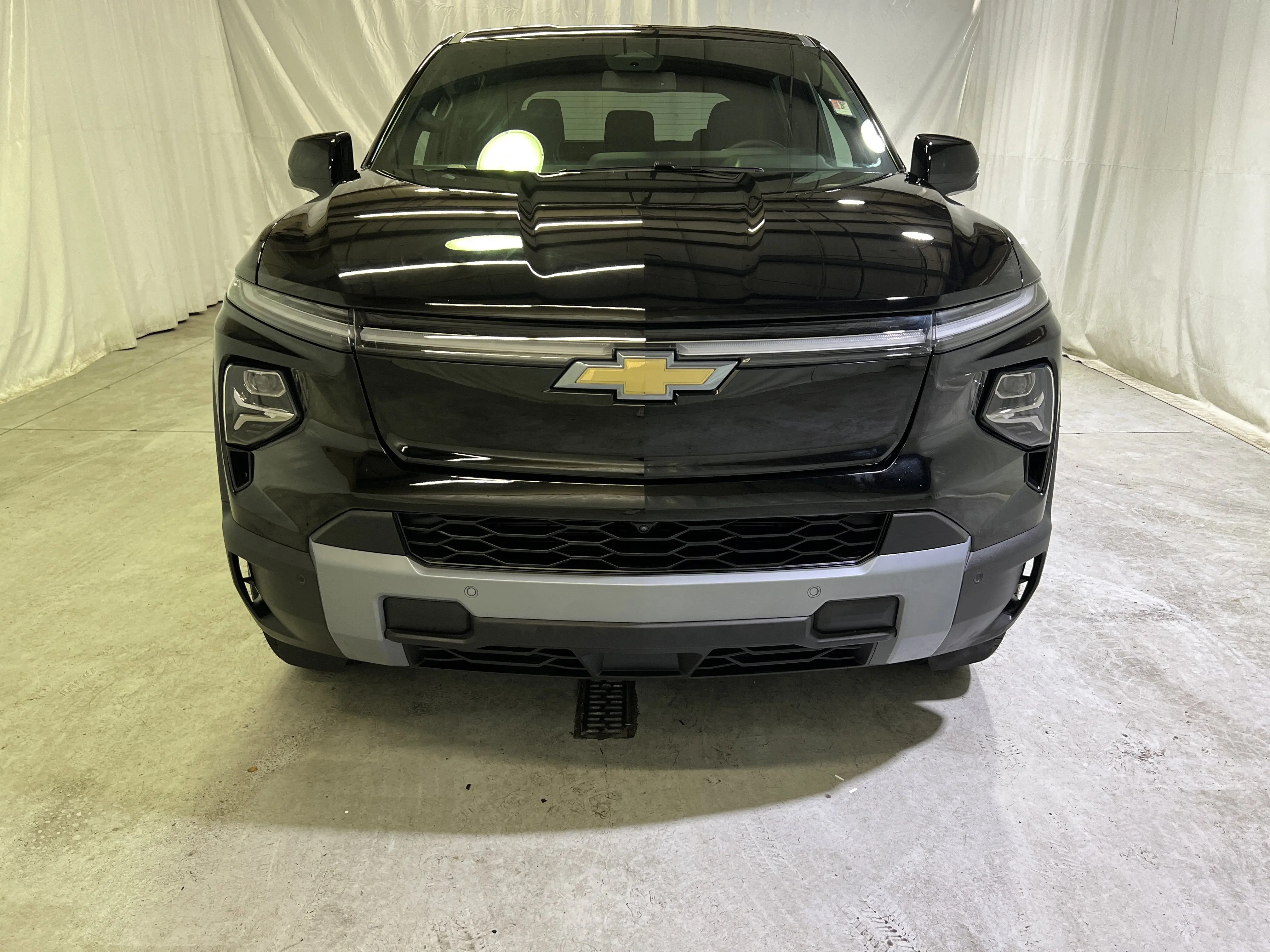 2025 Chevrolet Silverado EV LT Extended Range photo 3