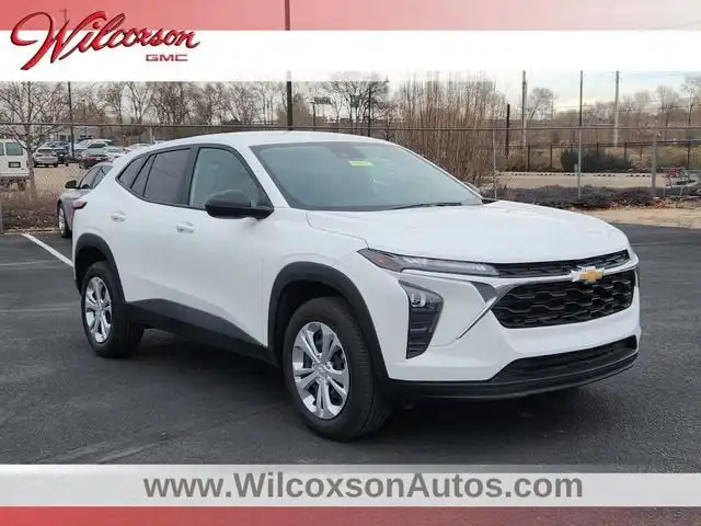 2025 Chevrolet Trax LS's photo
