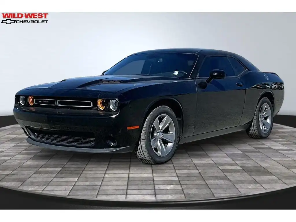 2019 Dodge Challenger SXT Auto's photo