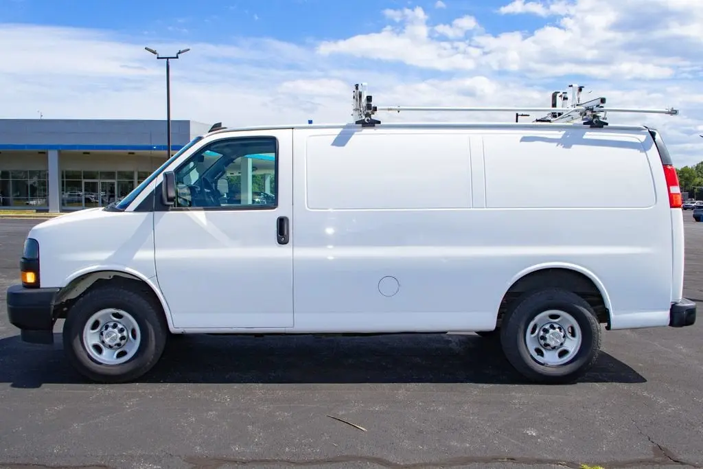 2021 Chevrolet Express 2500 Work Van HD photo 3