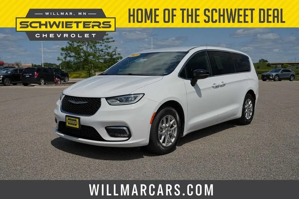 2025 Chrysler Pacifica Select photo 1