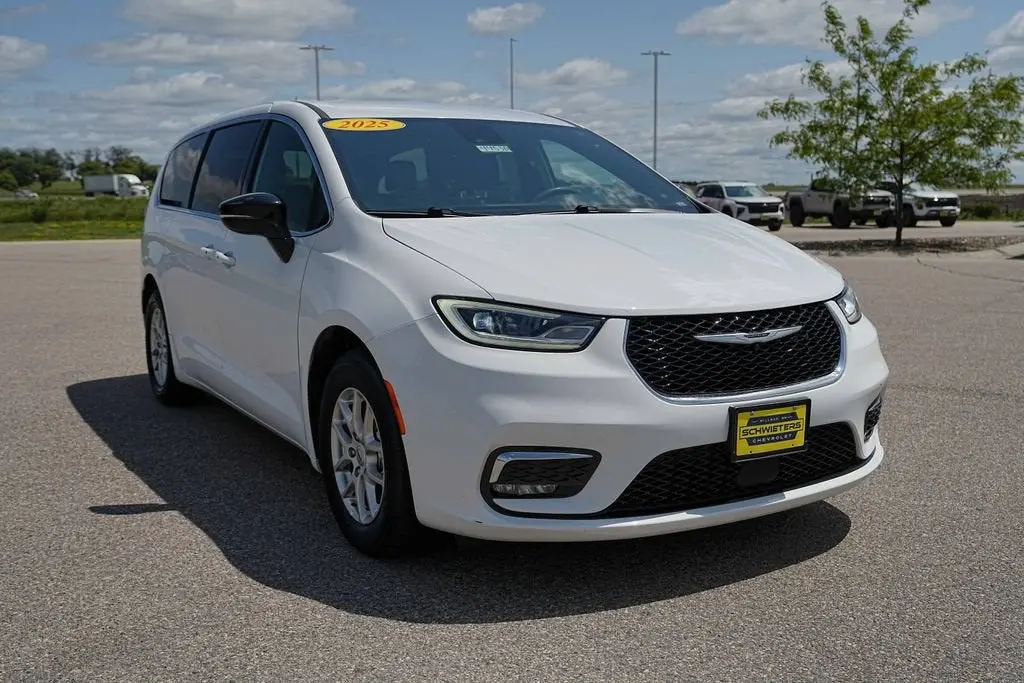 2025 Chrysler Pacifica Select photo 4