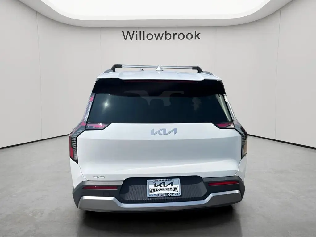 2024 Kia EV9 Wind AWD photo 4