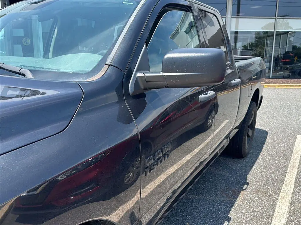 2018 RAM 1500 Express 4x4 Quad Cab 6'4 photo 5