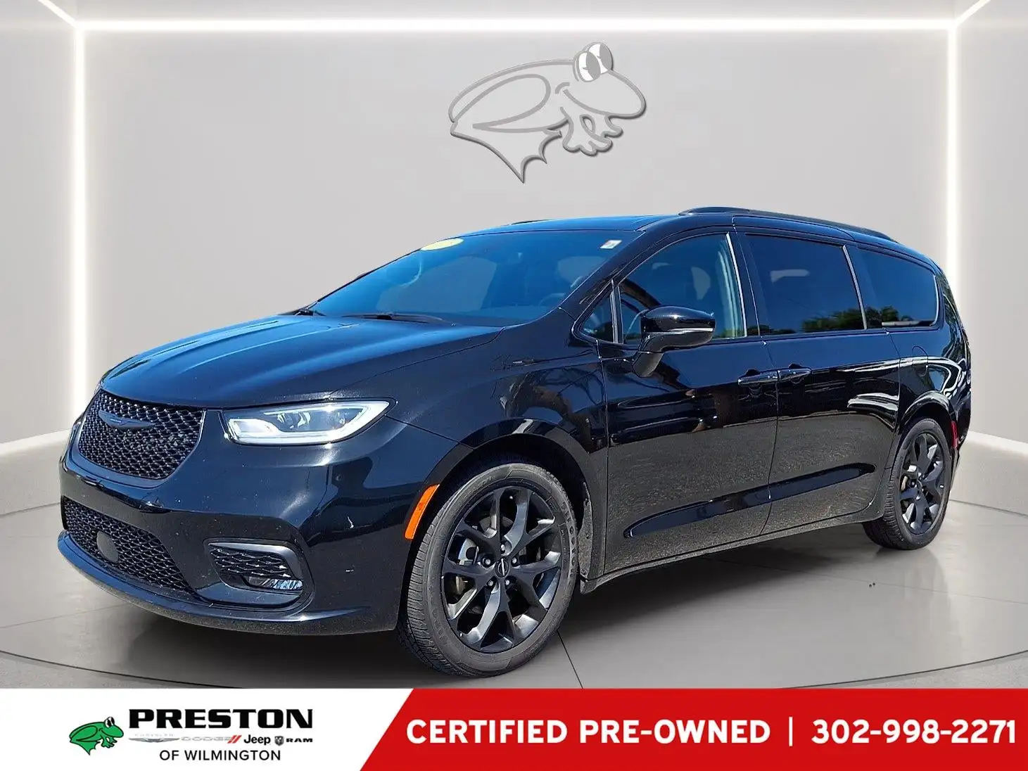 2025 Chrysler Pacifica Limited's photo